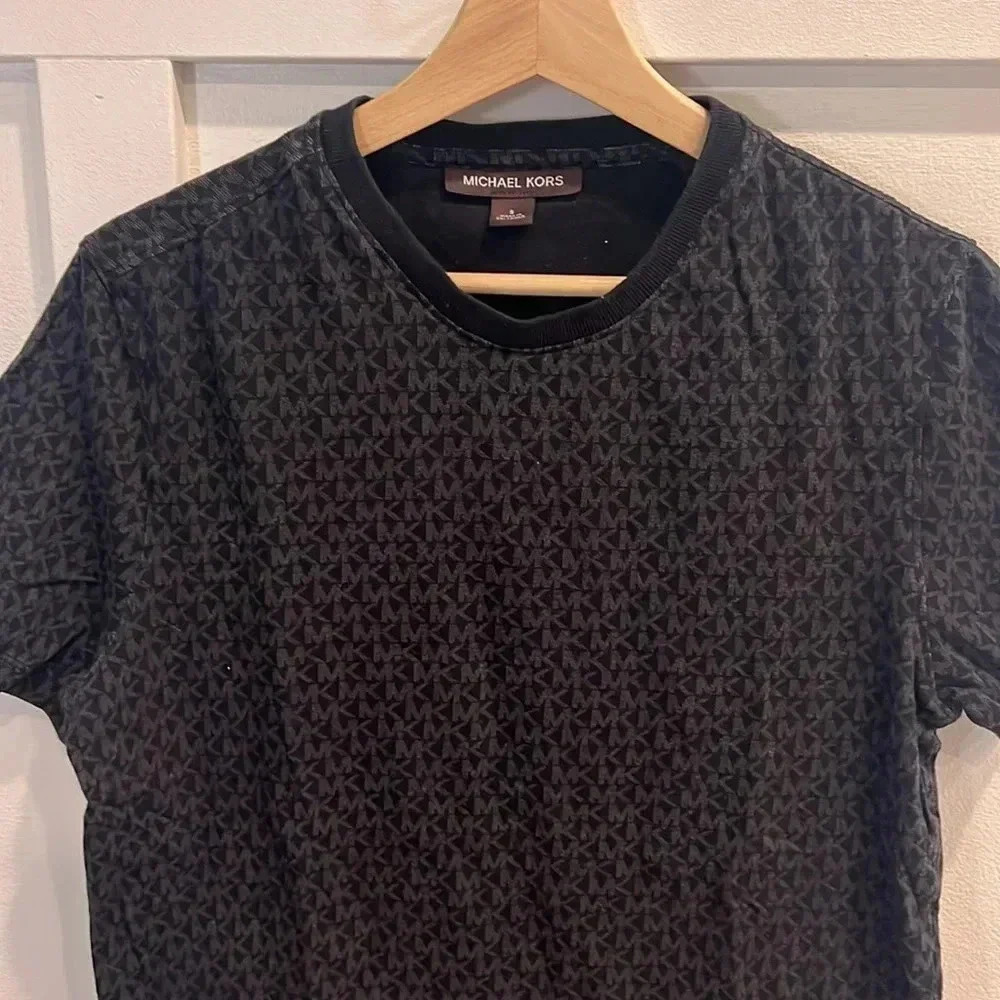 MEN’S Michael Kors TShirt monogram-print - Picture 2 of 4